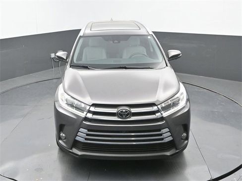 Used 2018 Toyota Highlander Limited Platinum image 14