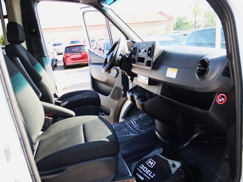Used 2022 Mercedes-Benz Sprinter 3500 image 34