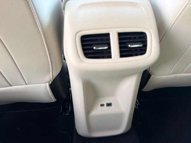 Used 2021 Buick Envision Essence FWD image 19