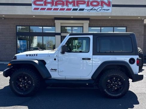 Used 2022 Jeep Wrangler Sport AWD/4WD image 17