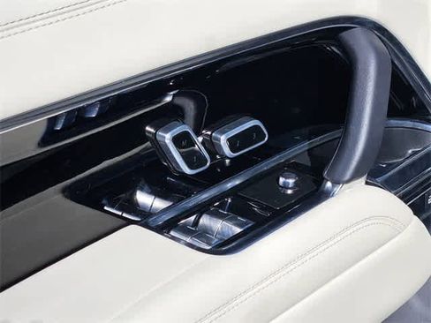 Used 2023 Land Rover Range Rover SE image 17