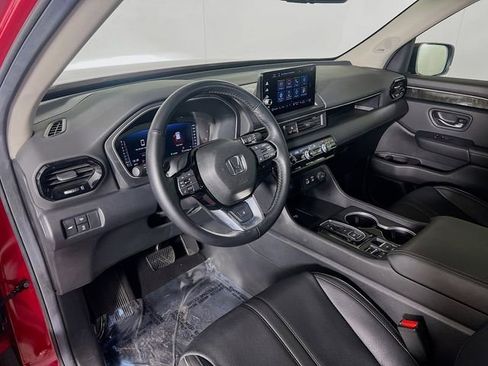 Used 2025 Honda Pilot Elite image 11