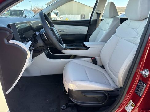 New 2026 Hyundai Tucson Blue SE image 9