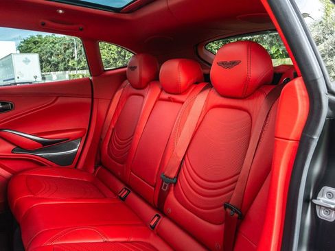 Used 2022 Aston Martin DBX image 22