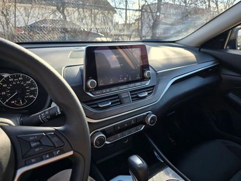 Used 2024 Nissan Altima 2.5 SV image 26