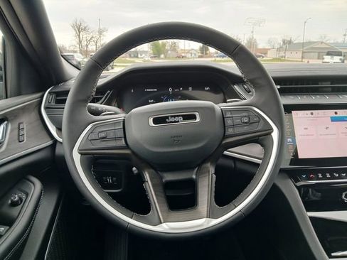 New 2026 Jeep Grand Cherokee Limited image 19