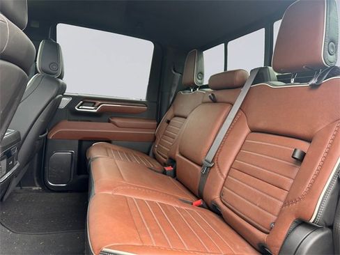 Used 2024 GMC Sierra 3500 Denali Ultimate image 13