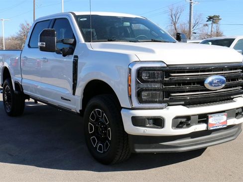 New 2025 Ford F250 Platinum image 4