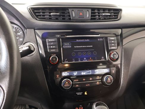 Used 2019 Nissan Rogue Sport SV image 5