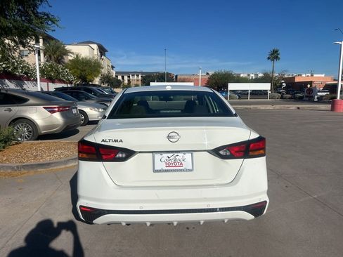 Used 2025 Nissan Altima 2.5 SV image 5