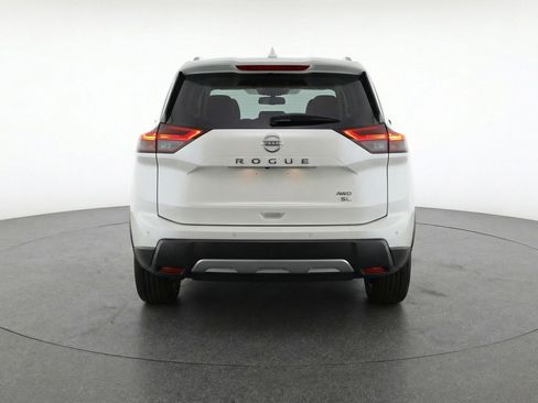 Used 2025 Nissan Rogue SV image 7
