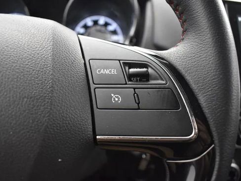 Used 2025 Mitsubishi Outlander Sport LE AWD/4WD image 23