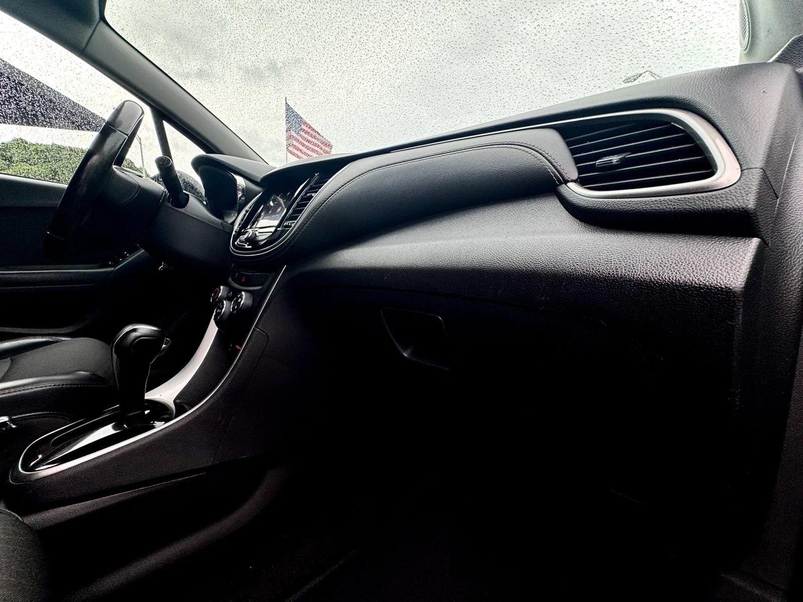 Used 2021 Chevrolet Trax LT w/ Midnight Edition FWD image 25