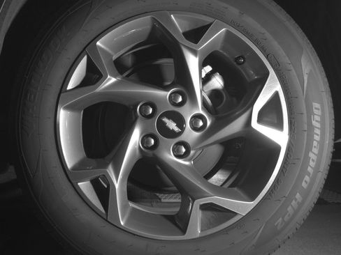 Used 2025 Chevrolet Trax LT w/ LT Convenience Package image 14