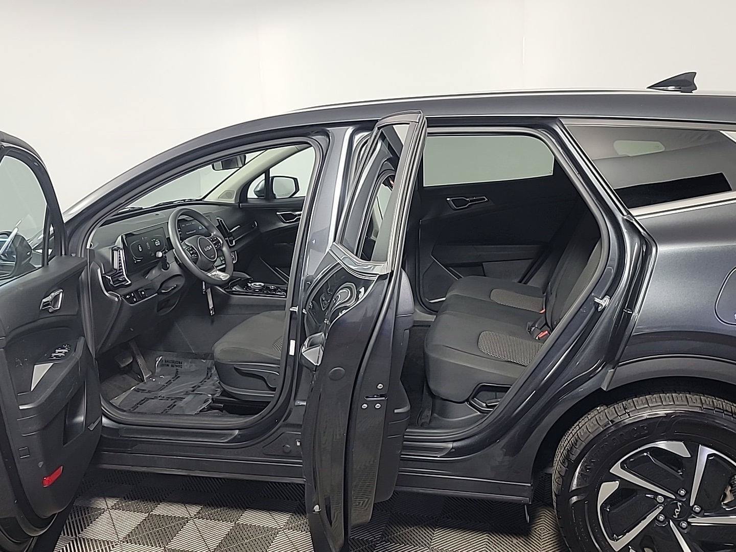 Certified 2023 Kia Sportage LX AWD/4WD image 15