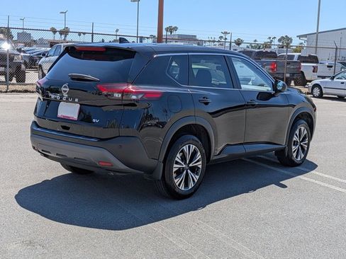Used 2023 Nissan Rogue SV image 5