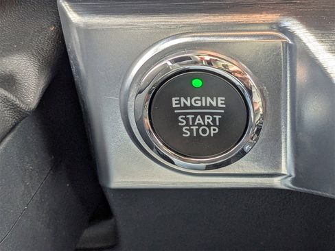 Used 2022 Ford F150 Lariat image 34