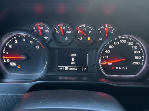 Used 2021 Chevrolet Silverado 2500 Custom w/ Custom Value Package image 8