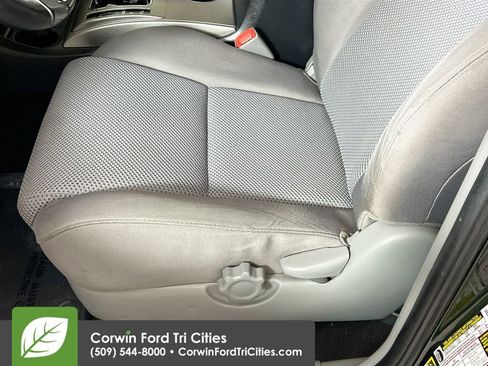 Used 2012 Toyota Tacoma 4x4 Double Cab image 22