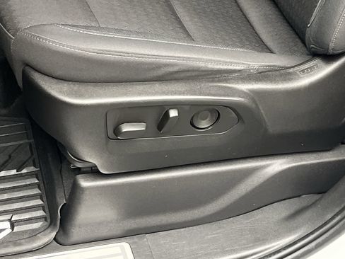 Certified 2022 Chevrolet Silverado 1500 LT image 10