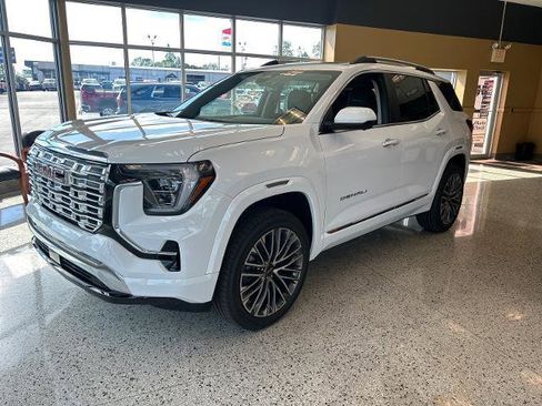 Used 2026 GMC Terrain Denali AWD/4WD image 1