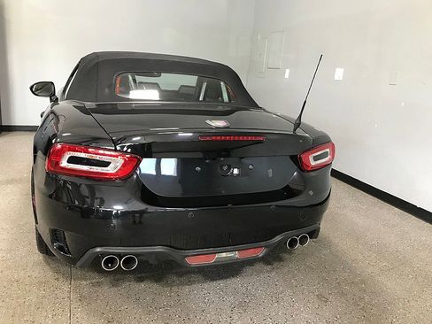 Used 2017 FIAT 124 Spider Abarth image 8