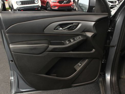 Used 2021 Chevrolet Traverse LT FWD image 14