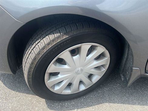 Used 2016 Nissan Versa FWD image 9