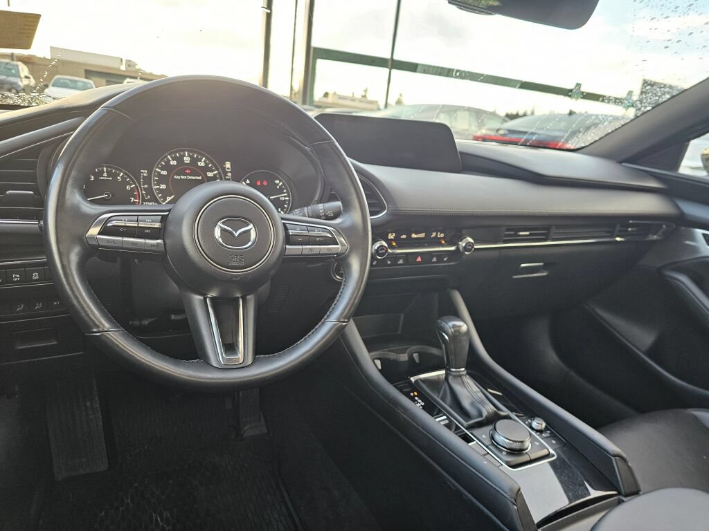 Certified 2023 MAZDA MAZDA3 Hatchback w/Premium Plus Pkg AWD/4WD image 11