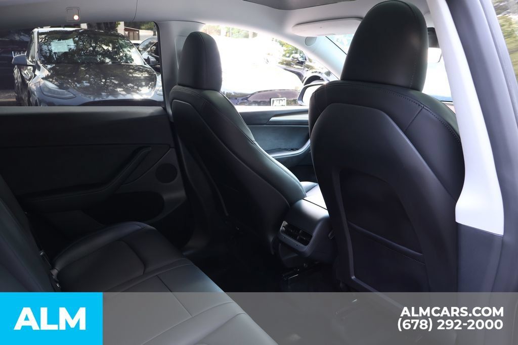 Used 2025 Tesla Model Y Long Range AWD/4WD image 22