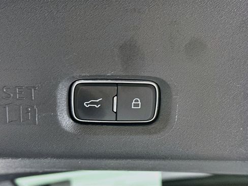 Used 2025 Ford Expedition Active AWD/4WD image 32