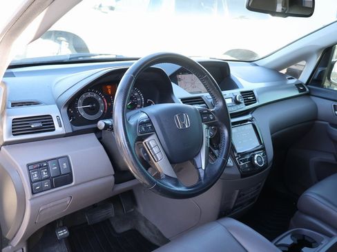 Used 2016 Honda Odyssey Touring Elite image 19