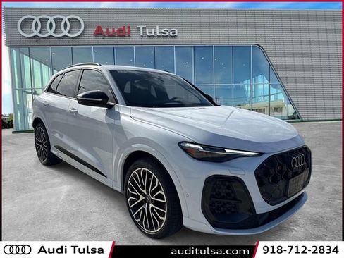 New 2026 Audi SQ5 Prestige image 1