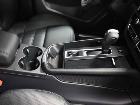 New 2026 Porsche Macan AWD/4WD image 21