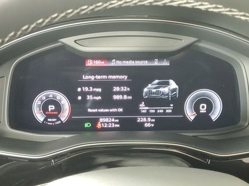 Used 2021 Audi Q8 Premium Plus image 15