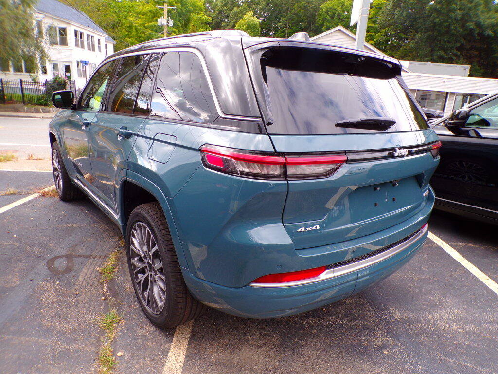 New 2027 Jeep Grand Cherokee Summit AWD/4WD image 16