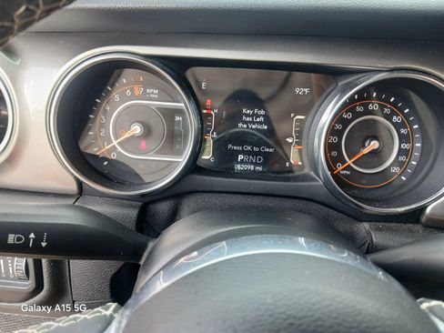 Used 2020 Jeep Gladiator Overland AWD/4WD image 30