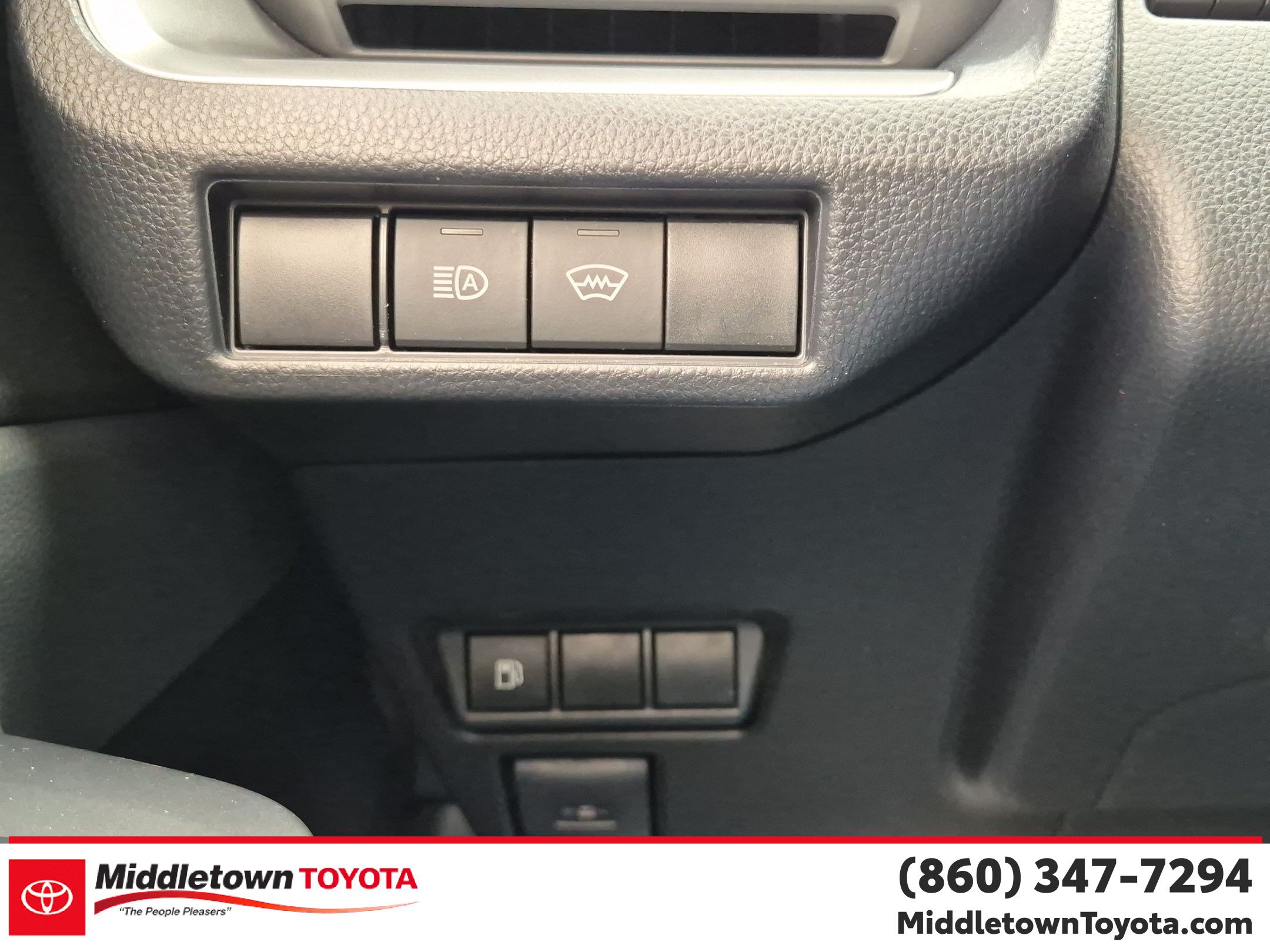 Certified 2023 Toyota Prius LE FWD image 18