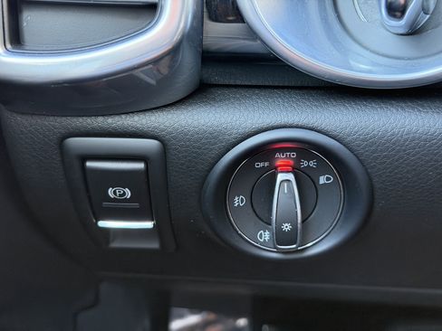 Certified 2018 Porsche Cayenne Platinum Edition image 34