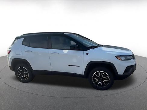 Used 2025 Jeep Compass Trailhawk AWD/4WD image 8