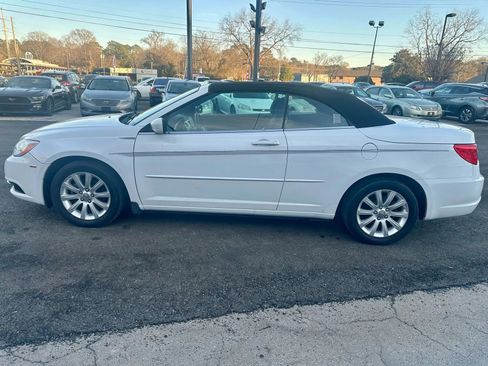 Used 2012 Chrysler 200 Touring FWD image 4