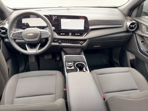 Certified 2026 Chevrolet Equinox LT w/ LPO, Floor Liner Package FWD image 17