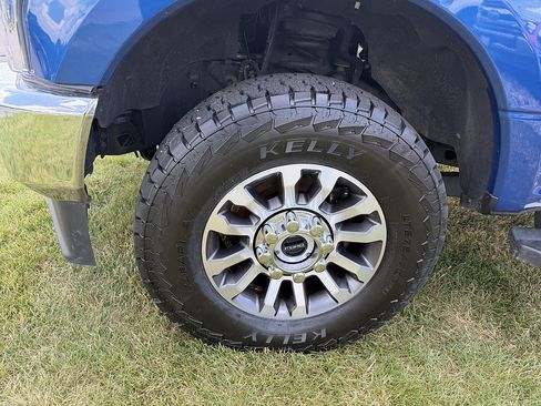 Certified 2022 Ford F250 Lariat AWD/4WD image 9