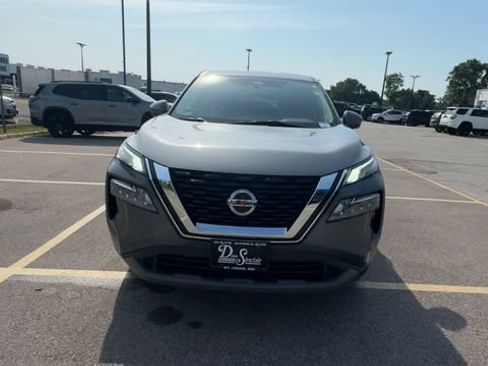 Used 2021 Nissan Rogue SV FWD image 3