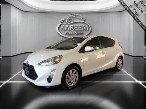 Used 2015 Toyota Prius C Three FWD image 1