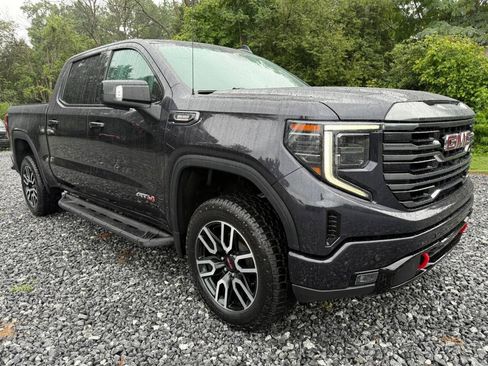 Used 2024 GMC Sierra 1500 AT4 w/ Technology Package AWD/4WD image 1