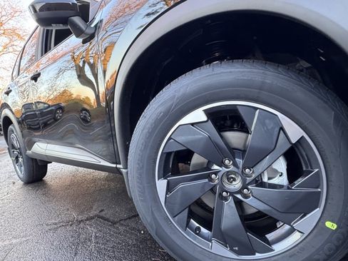 New 2026 Nissan Rogue SV w/ Cold Weather Package AWD/4WD image 8