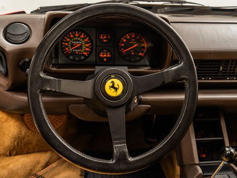 Used 1988 Ferrari Testarossa image 15