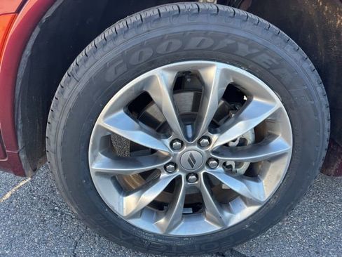 Used 2022 Dodge Durango SXT w/ Anodized Platinum Package image 9