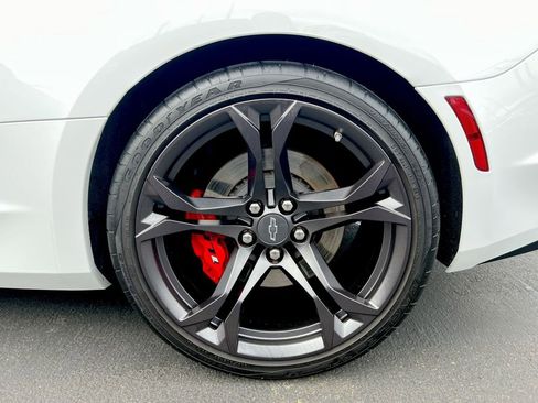 Used 2020 Chevrolet Camaro SS image 27